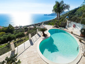 Villa with panoramic sea view pool a few km from Taormina